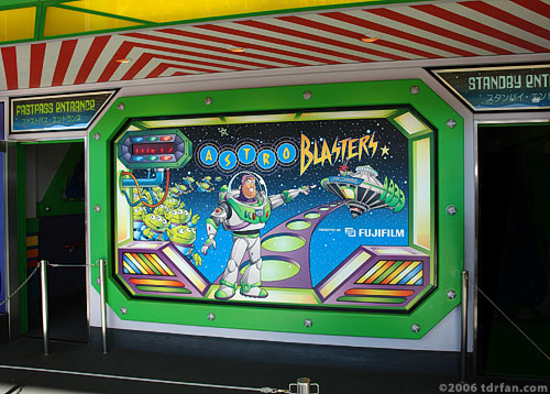 kinect disneyland adventures buzz lightyear astro blasters